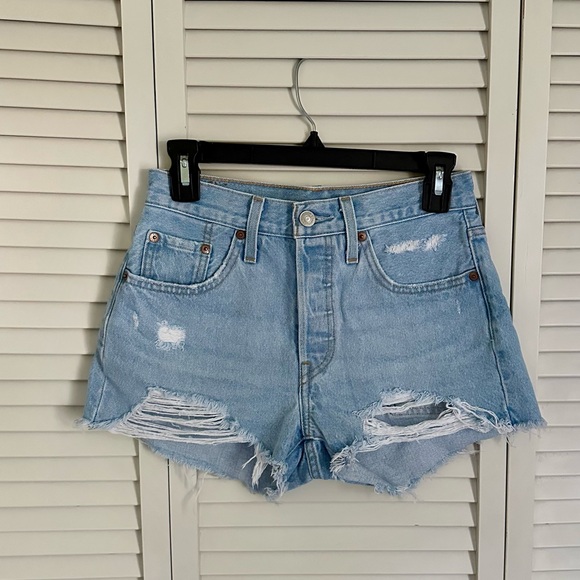 Levi’s Women’s denim shorts size 25 - Picture 1 of 6
